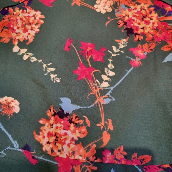 Sienna Sky Green Small Floral Tank Top - Picture 5 of 5